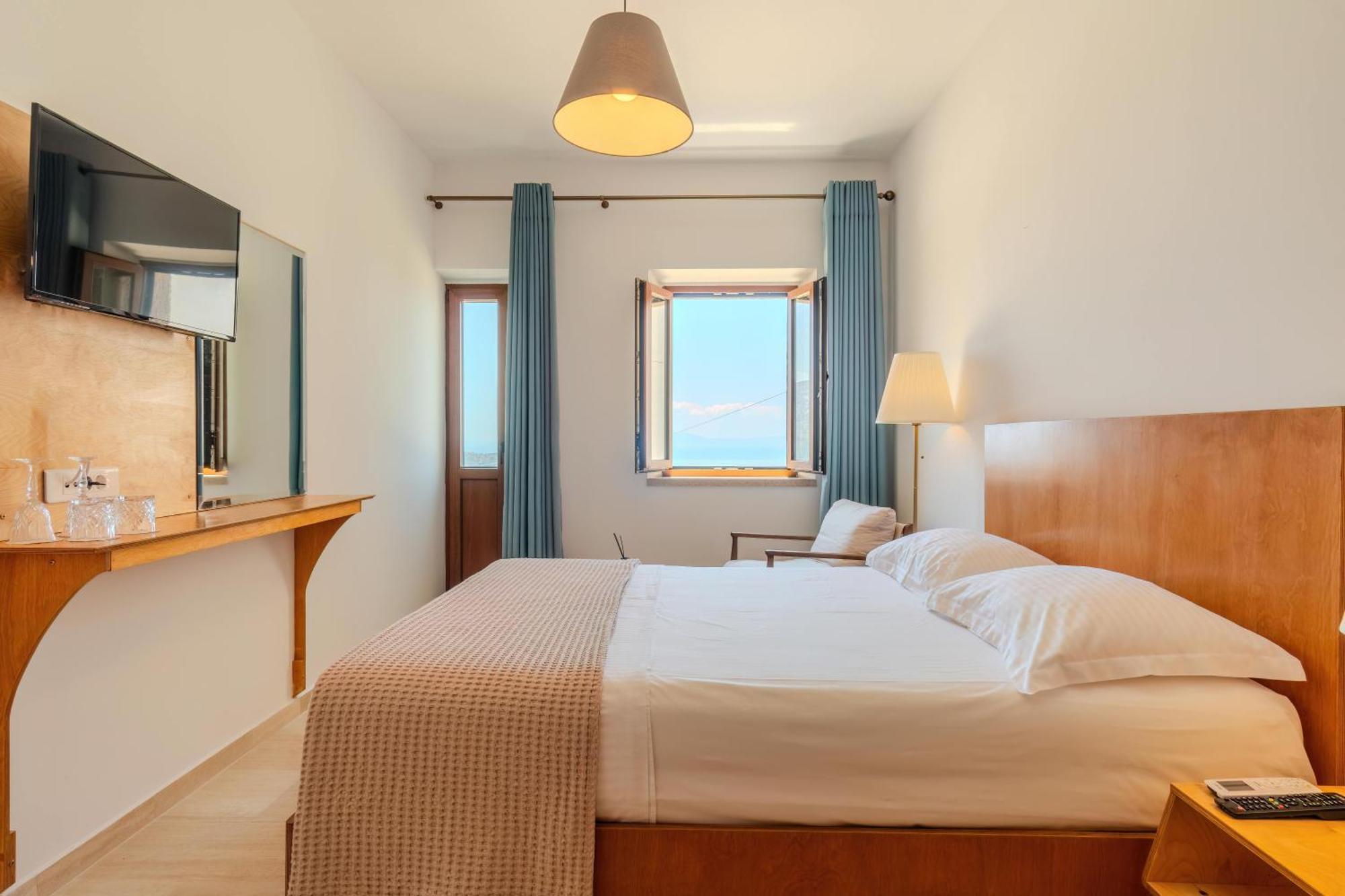 Hotel Annapolis à Himarë Extérieur photo
